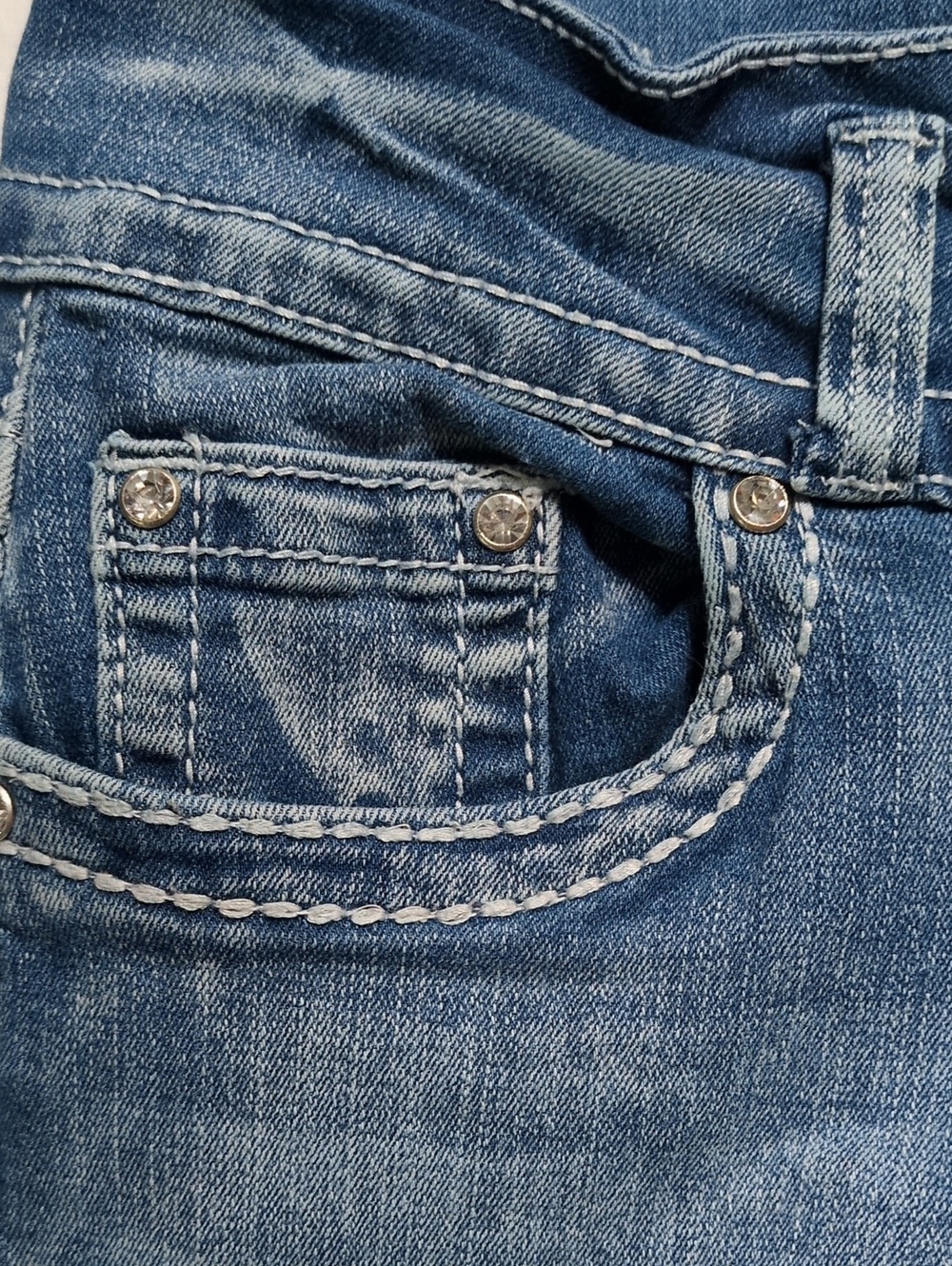 Sky Premium Collection Cross Pocket Rhinestone Bootcut Jeans Size 7/8 - Picture 4 of 16
